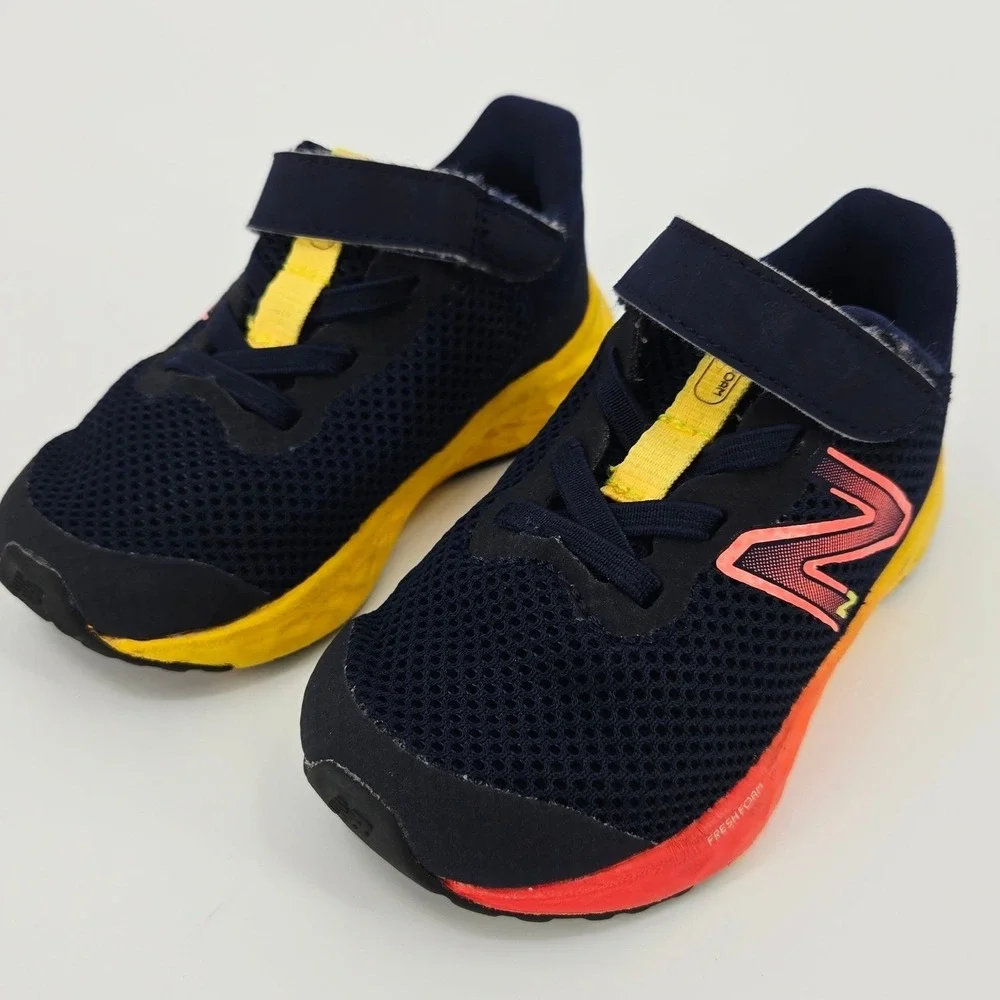 New Balance Arishi v4 Kids‎ Fresh Foam Navy Red Yellow Sneakers Size 6C